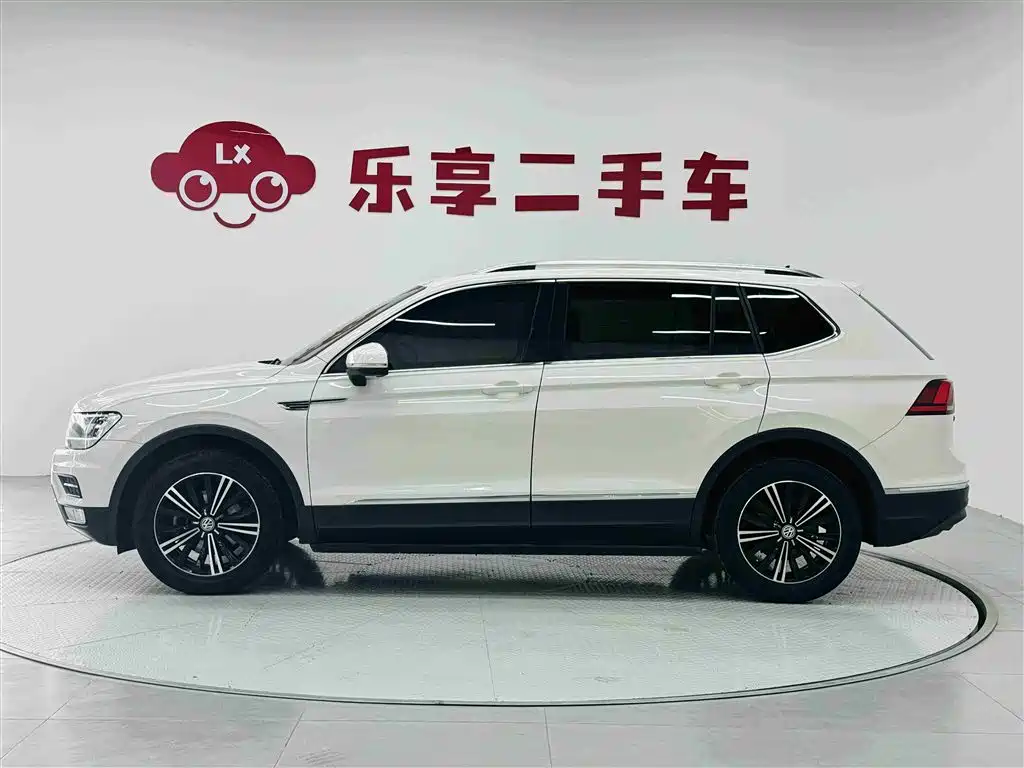 Volkswagen Tiguan L 2019 330TSI Automatic 2WD Panorama Comfort Edition China VI фото 2
