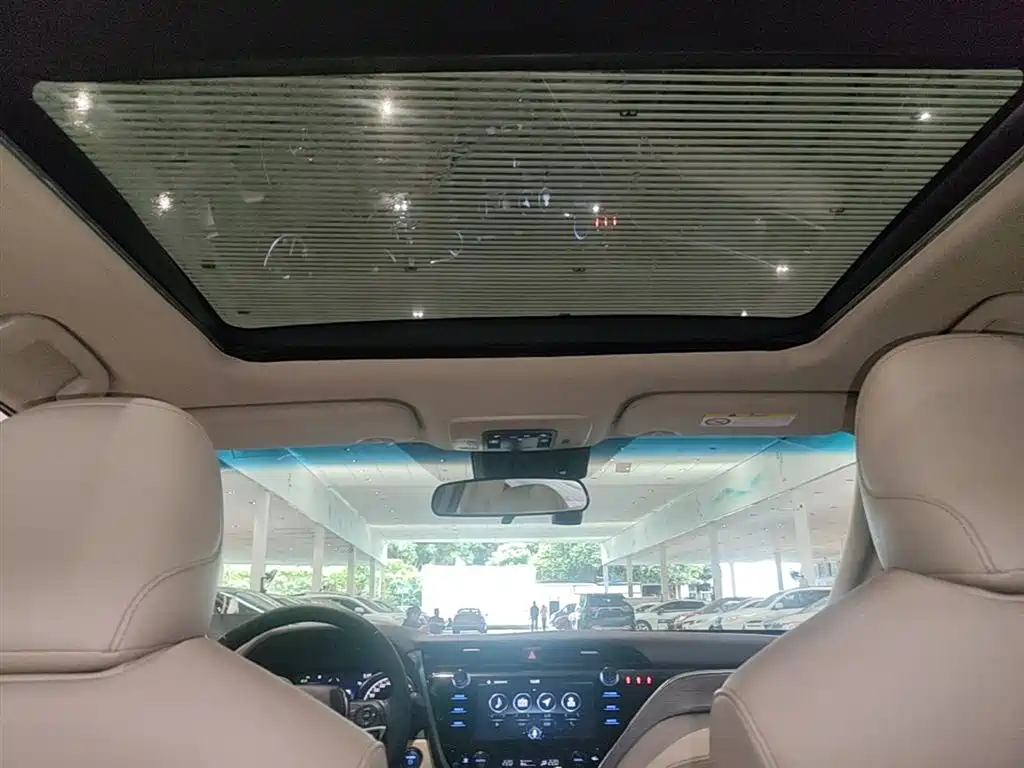 Toyota Camry 2019 Hybrid 2.5HG Luxury Edition China VI фото 18