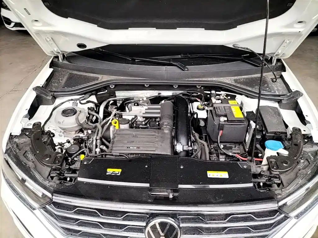 VOLKSWAGEN T-ROC EXPLORING SONGS