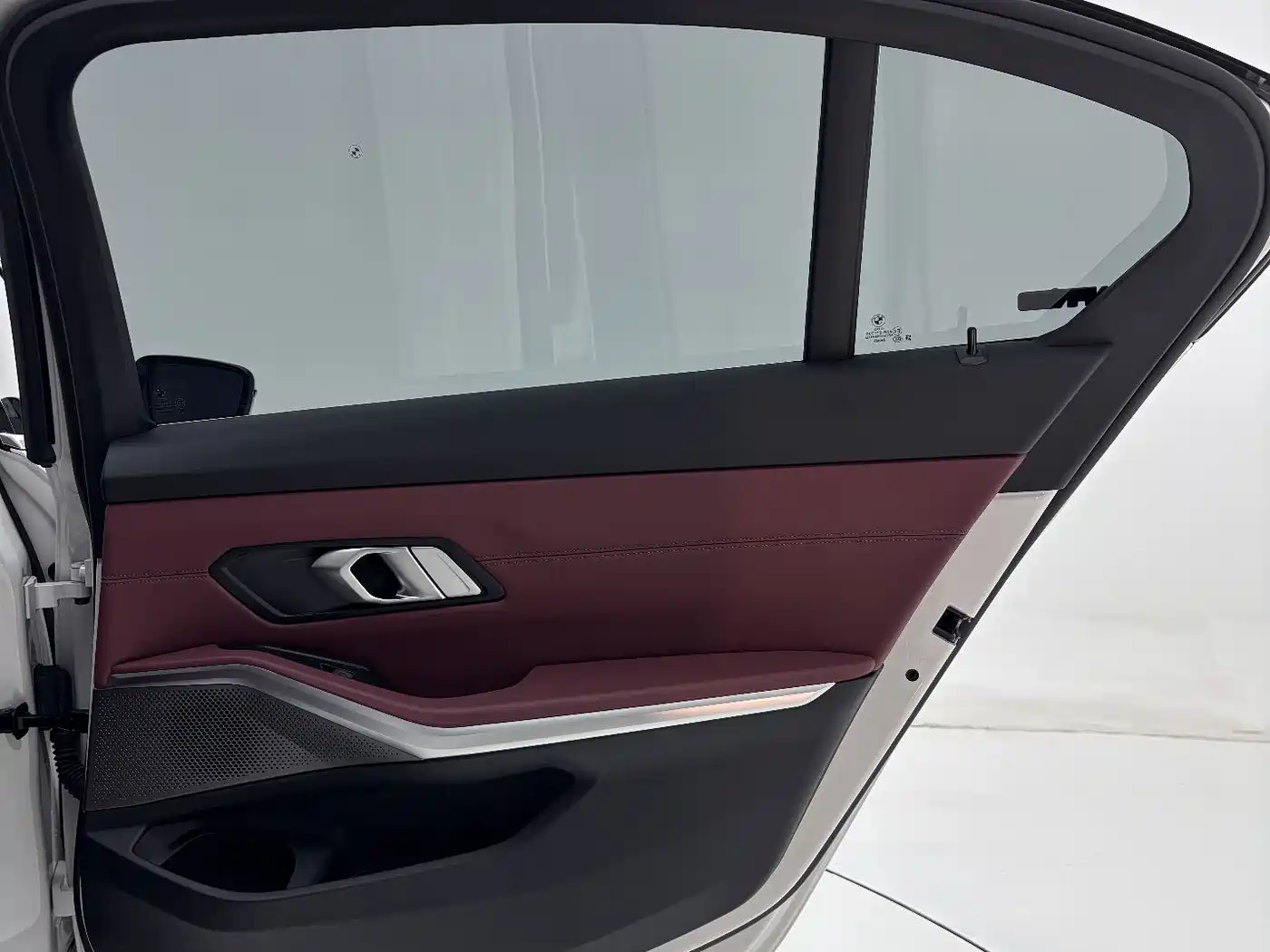 BMW 3 Series 2023 320Li M Sport Package фото 25