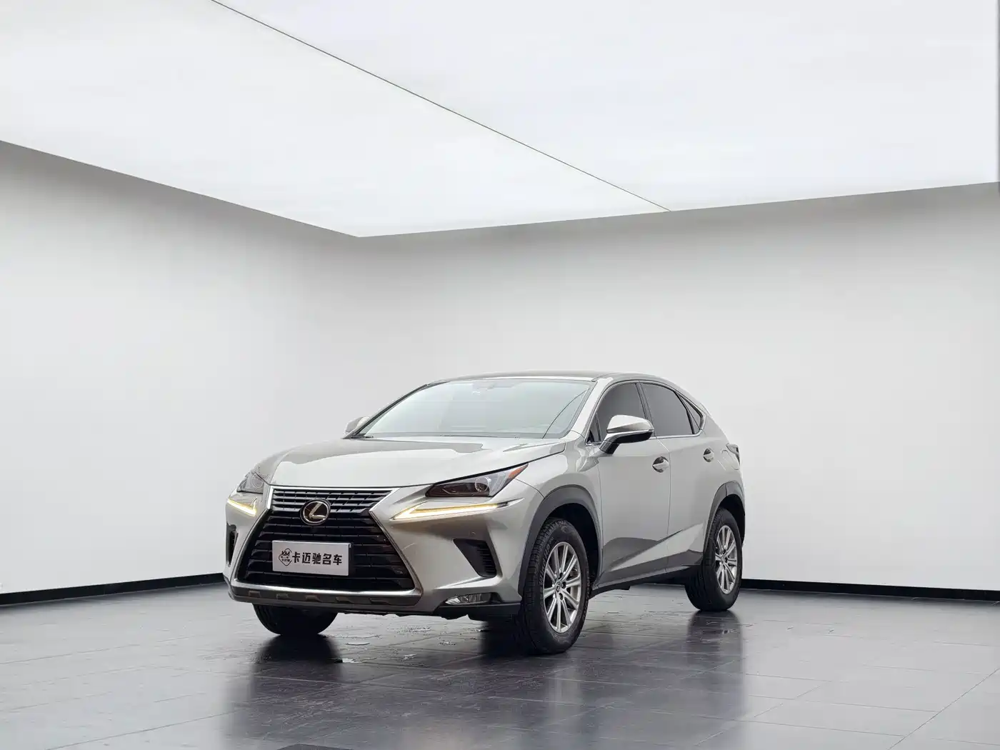 Фото 2 - Lexus NX