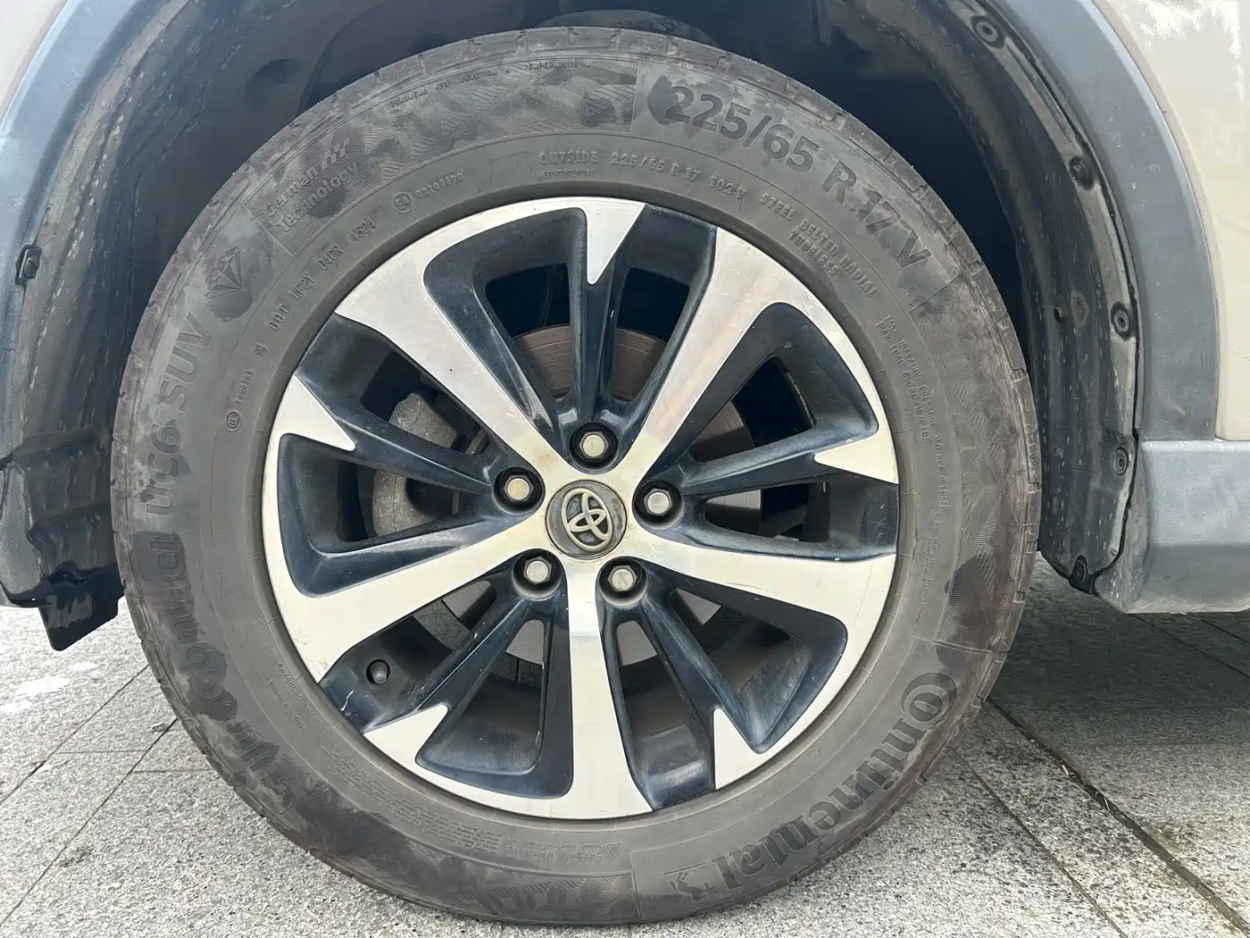 Toyota RAV4 Rongfang 2016 2.0L CVT 2WD Comfort (China V) фото 14
