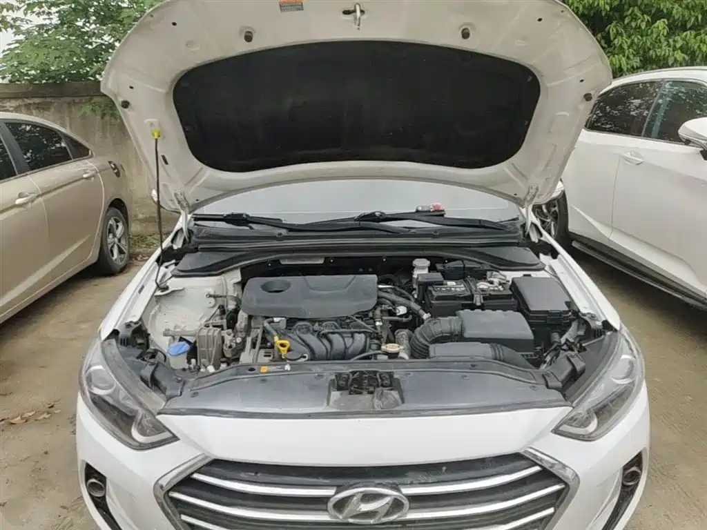 Hyundai Elantra 2016 Model 1.6L Automatic Smart Elite фото 16