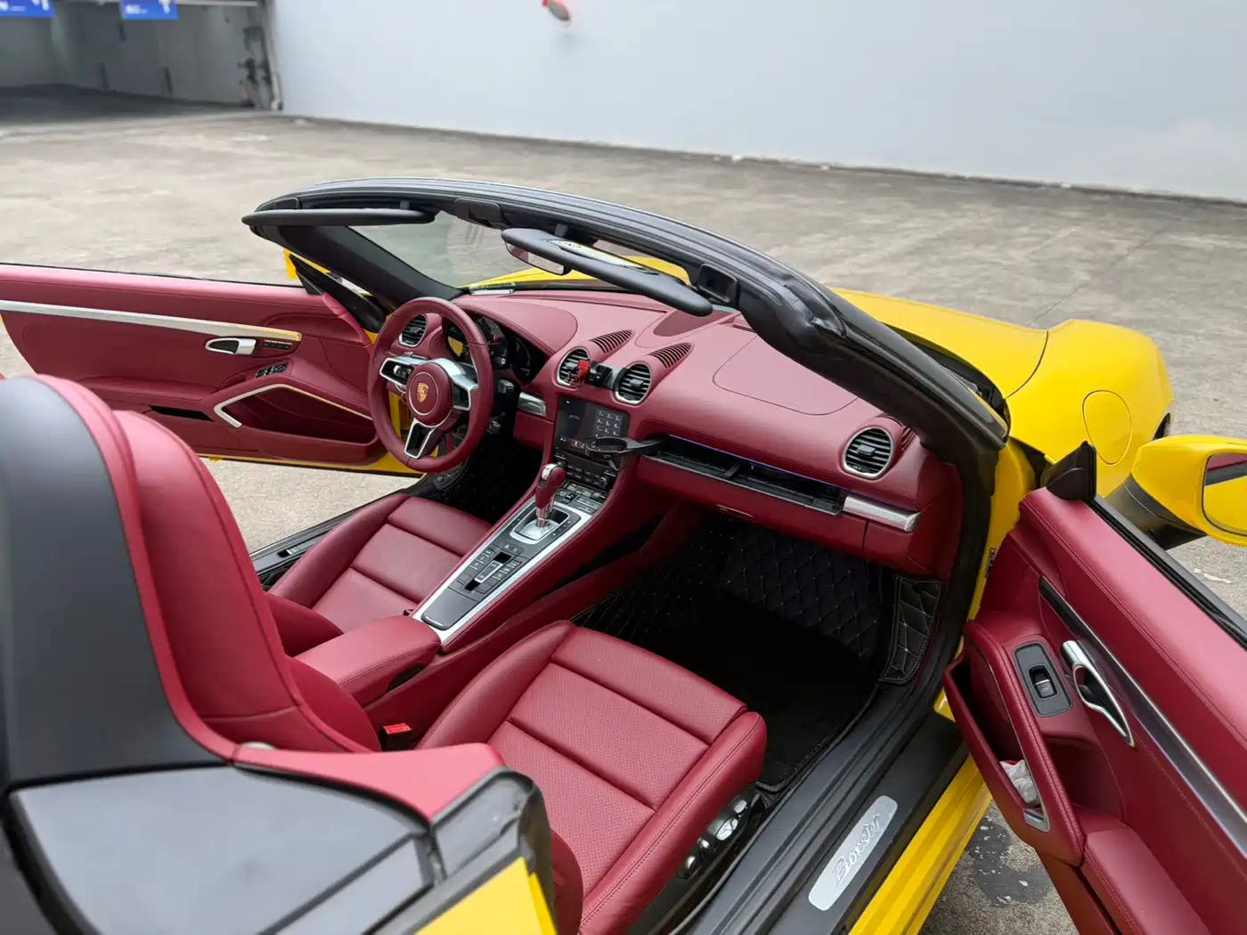 Porsche 718 2022 Boxster T 2.0T фото 13
