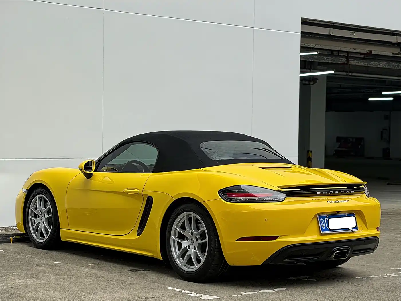 Porsche 718 2022 Boxster T 2.0T фото 17