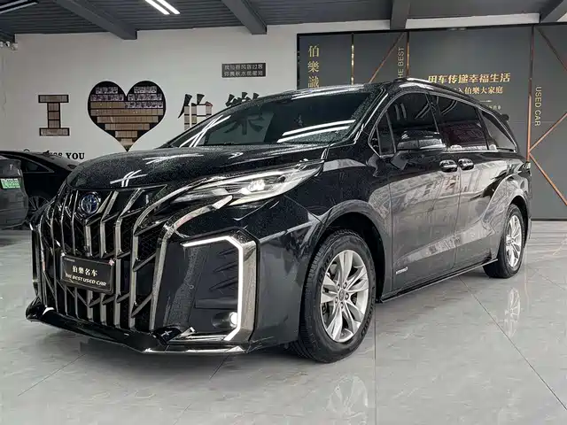 Toyota Sienna 2021 2.5L Hybrid Platinum Edition