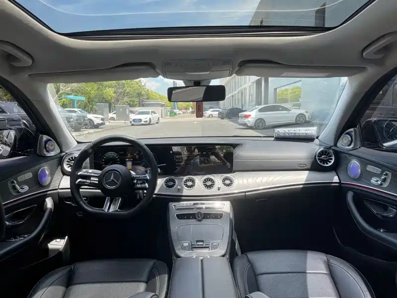 Mercedes-Benz E-Class 2023 E 300 L Sport Fashion фото 9