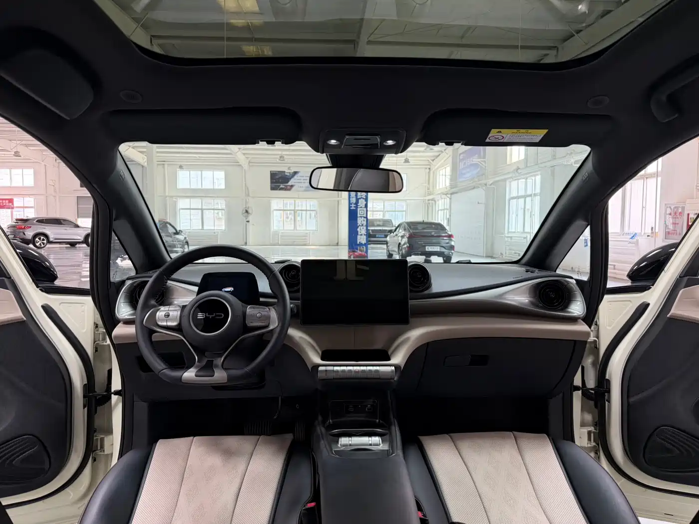 BYD Dolphin 2024 Glory Edition 420km Fashion Edition фото 9