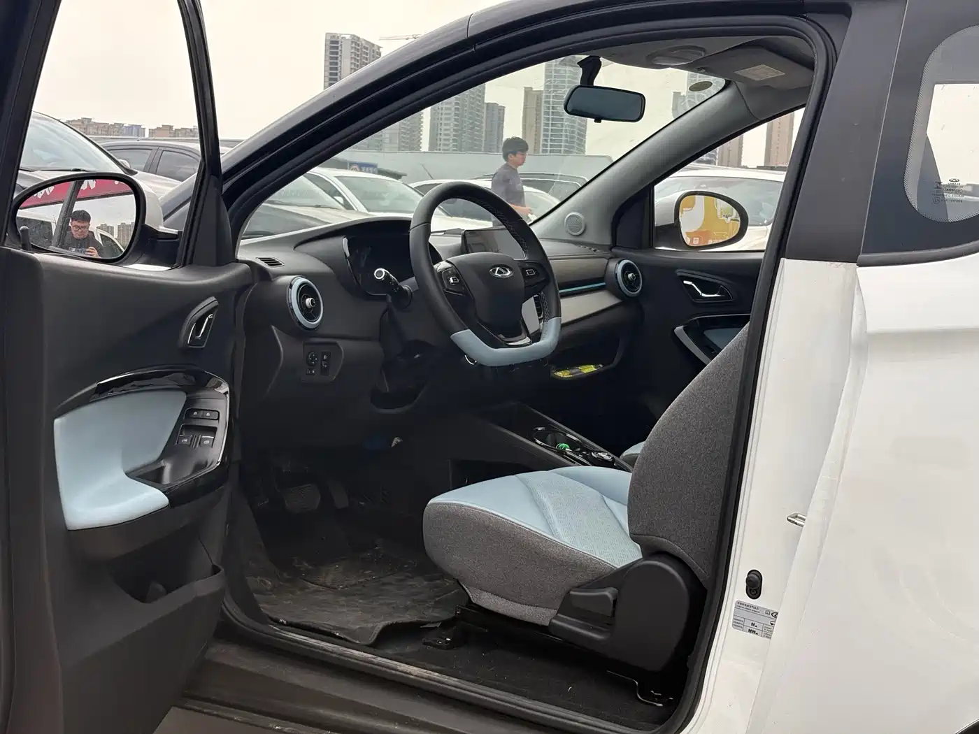 QQ New Energy Little Ant 2026 2024 Facelift Youth Edition 251km True Love 23.99kWh