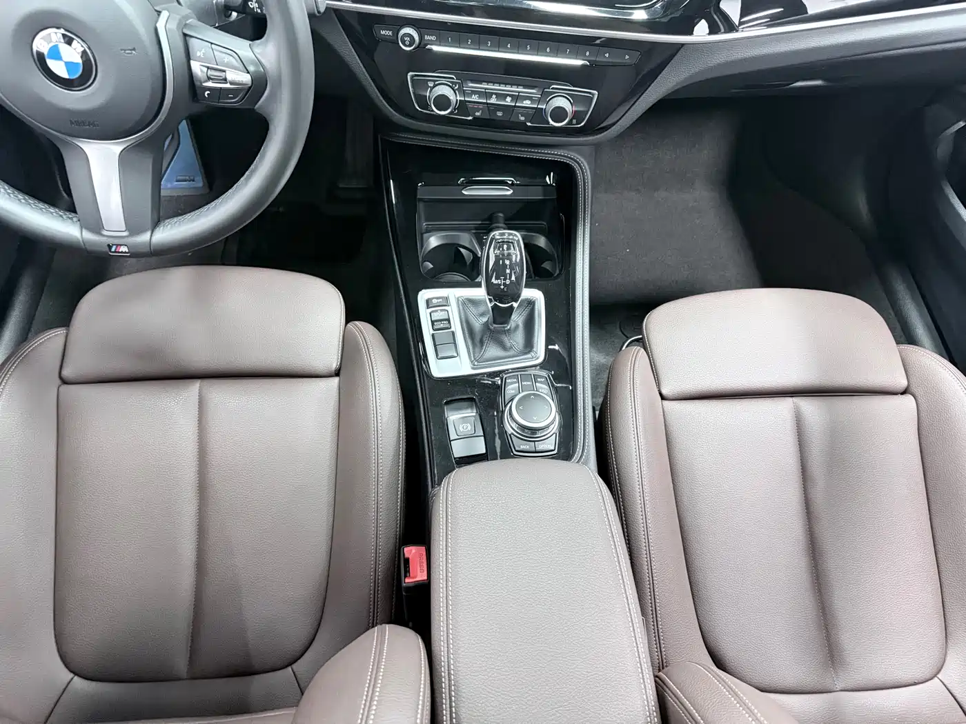 BMW 1 Series 2022 120i M Sport Shadow Edition фото 16