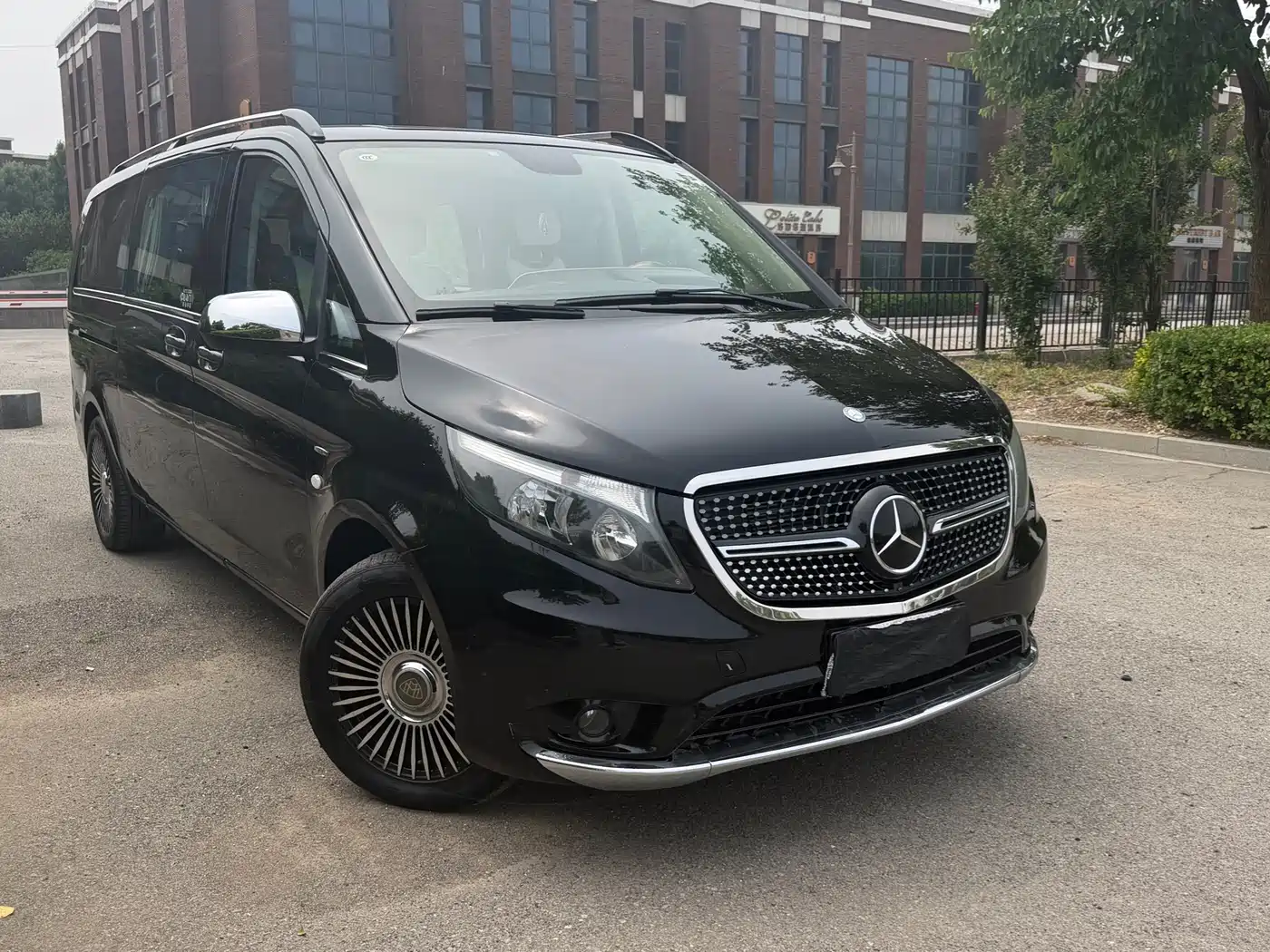 Mercedes-Benz Vito 2018 2.0T Elite Edition 7-Seater China V фото 3