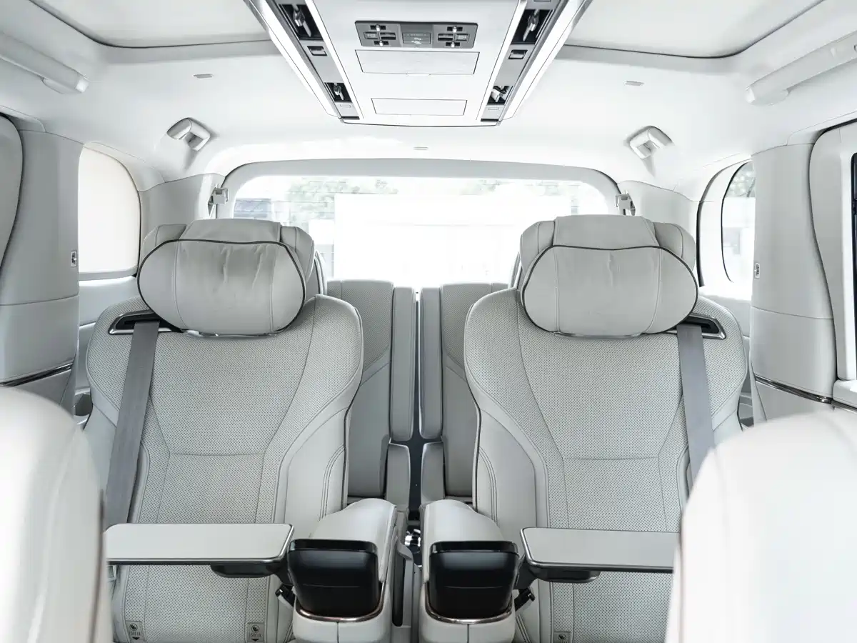 Lexus LM 2023 500h 6-Seater Prestige Edition фото 24