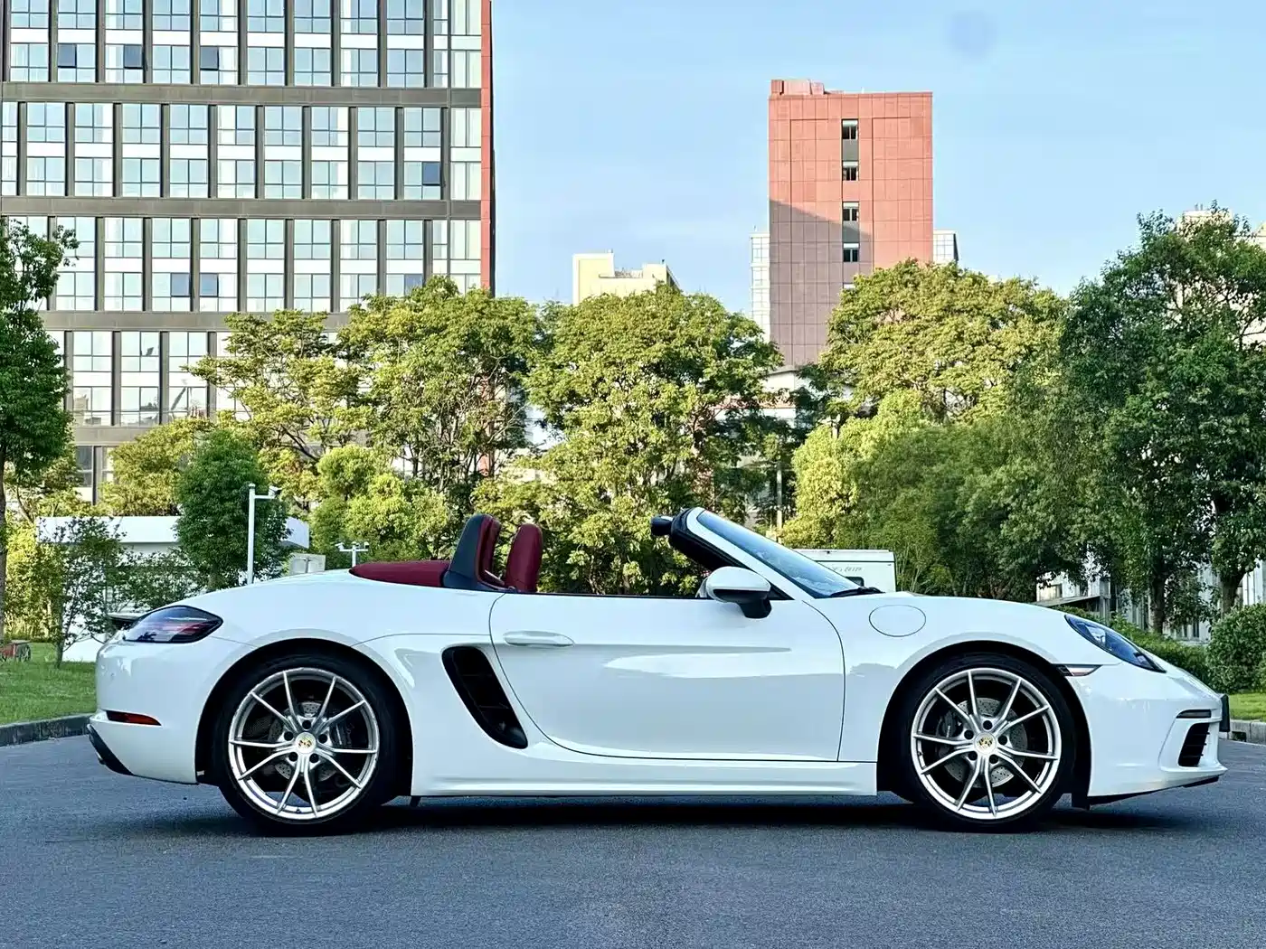 Porsche 718 2022 Boxster 2.0T фото 13