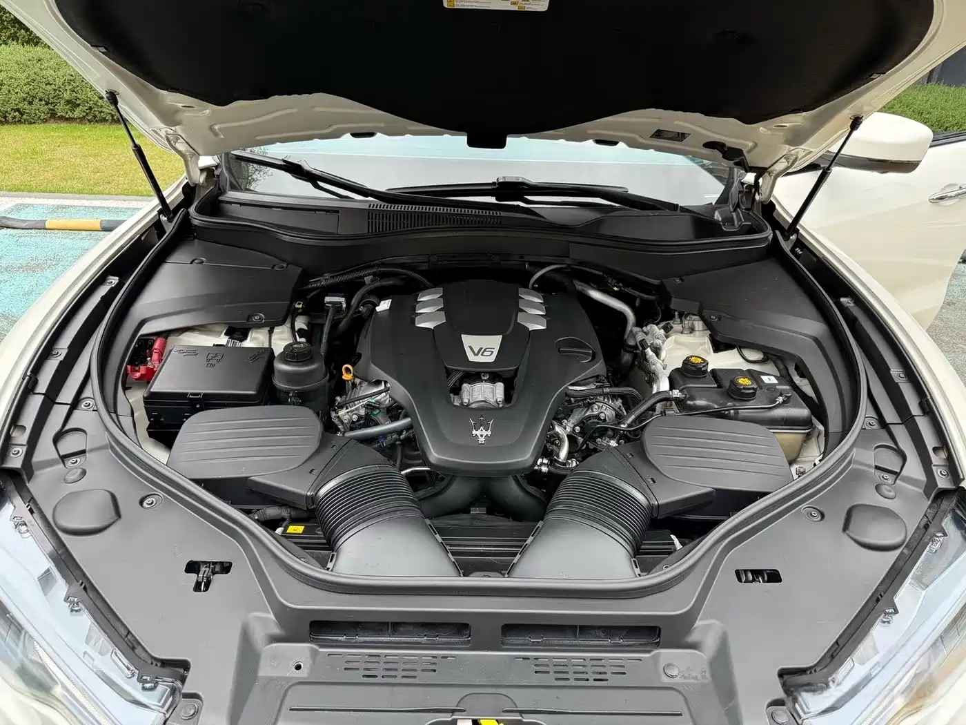 Maserati Levante 2018 3.0T Standard Edition фото 11