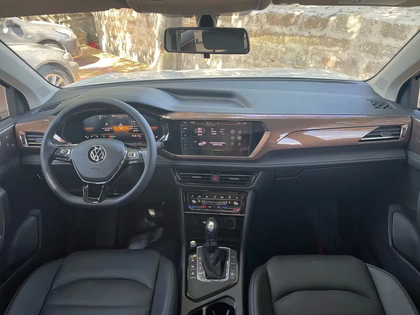 Volkswagen Tharu 2022 330TSI AWD Luxury Edition фото 5
