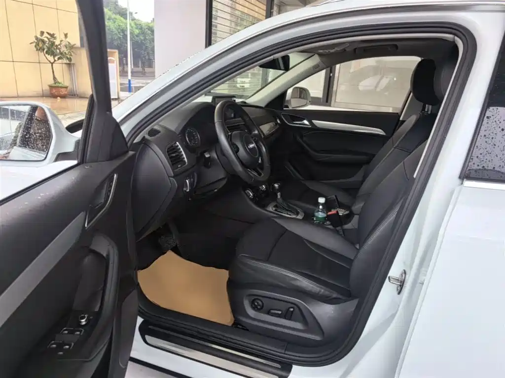 Audi Q3 2015 35 TFSI quattro Technology фото 16