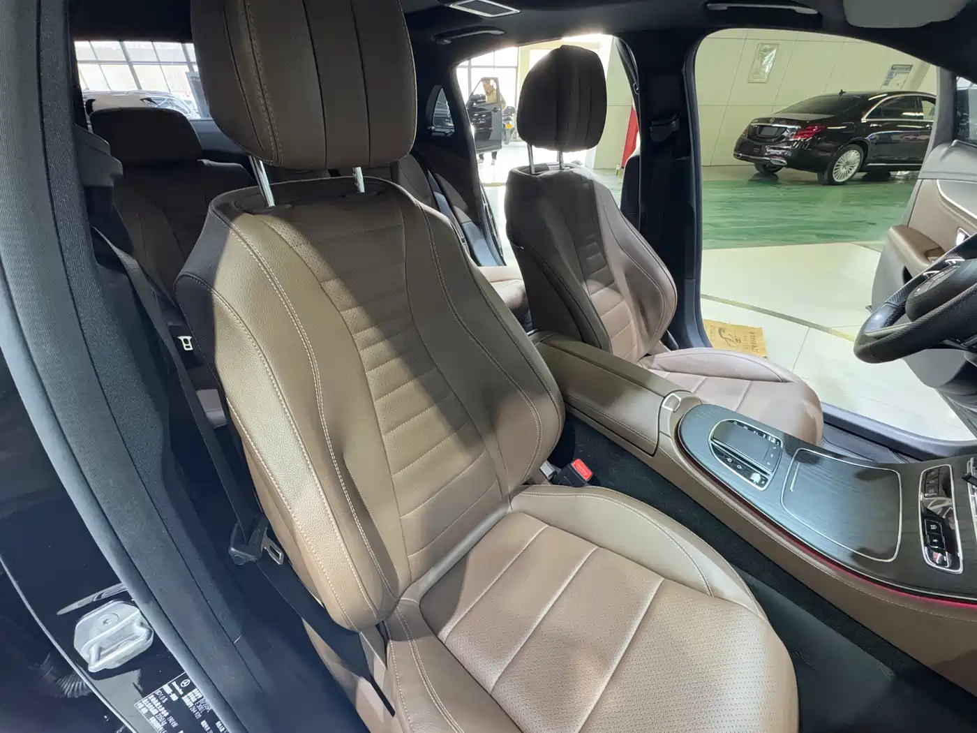 Mercedes-Benz E-Class 2023 E 300 L Sport Luxury фото 11