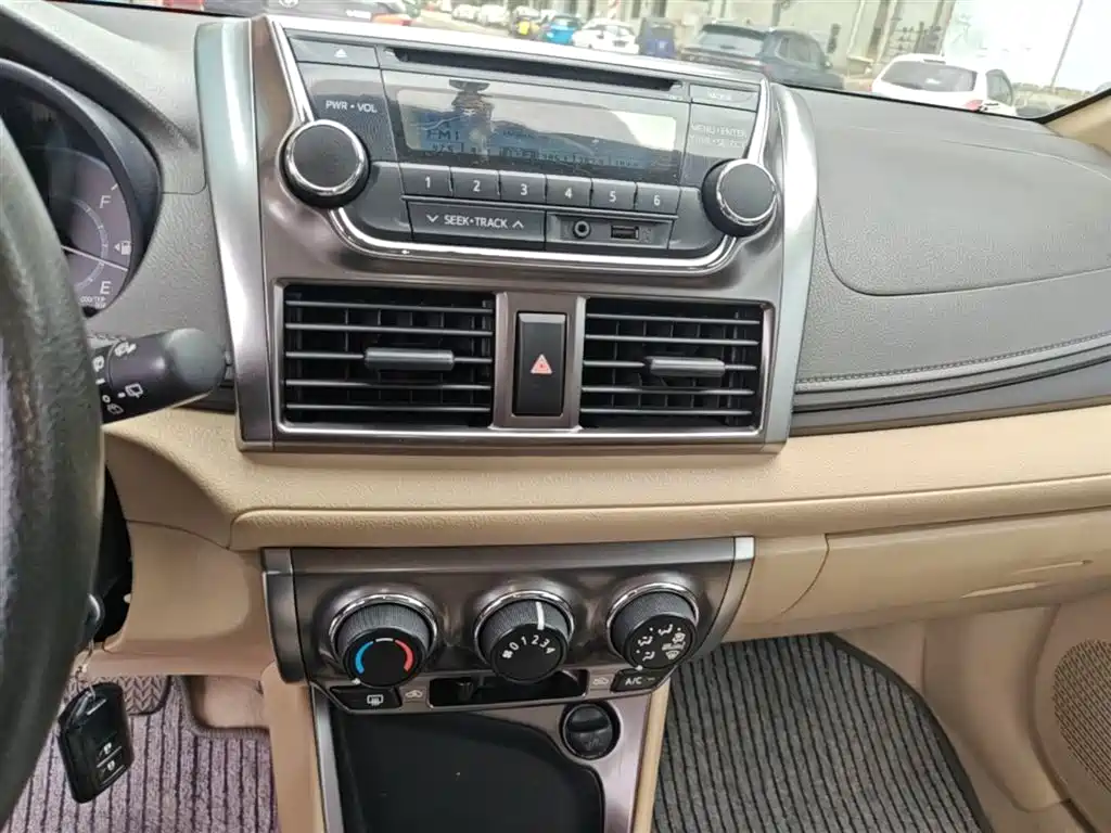 Toyota YARiS L Zhi Xuan 2014 1.5G Automatic Dynamic Edition фото 13