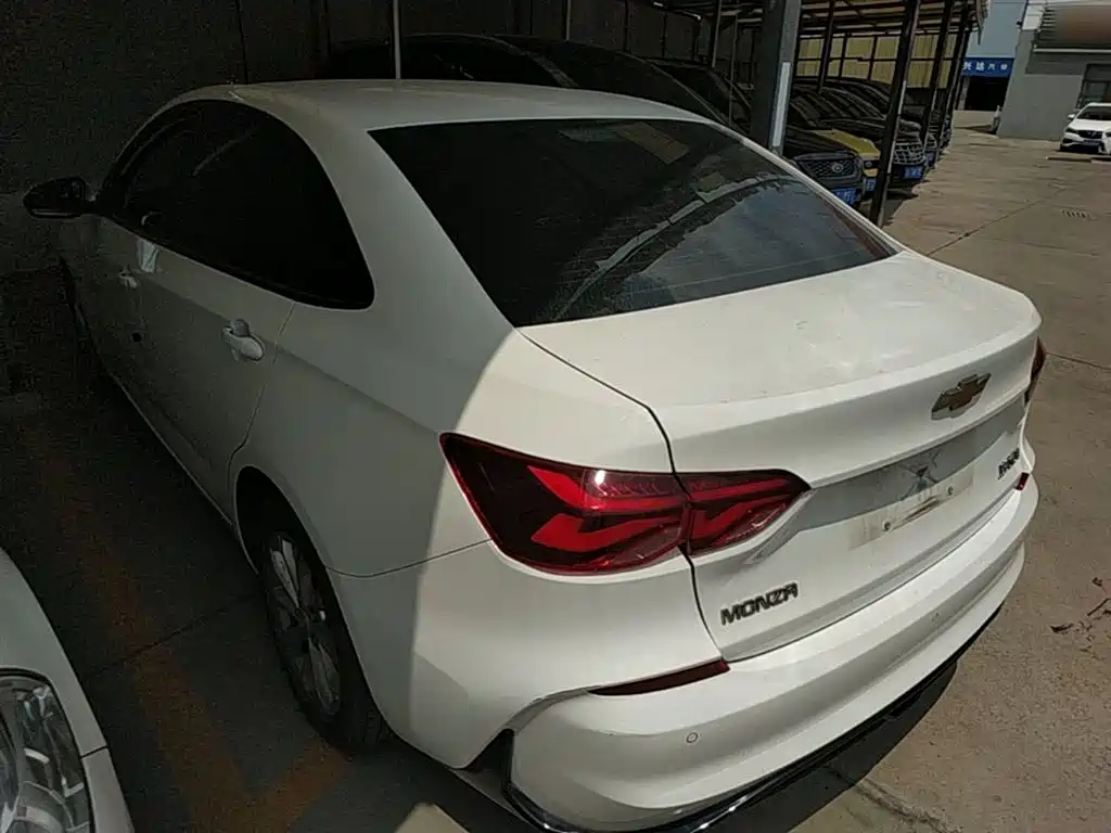 CHEVROLET CRUZE