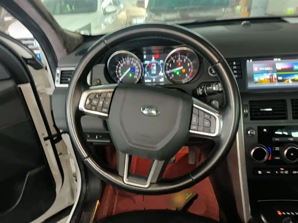 Land Rover Discovery Sport 2019 240PS SE Edition China VI фото 11