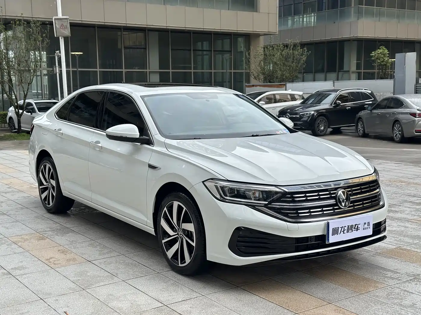 Volkswagen Sagitar 2025 Model Second Facelift 300TSI DSG Transcend Edition фото 11
