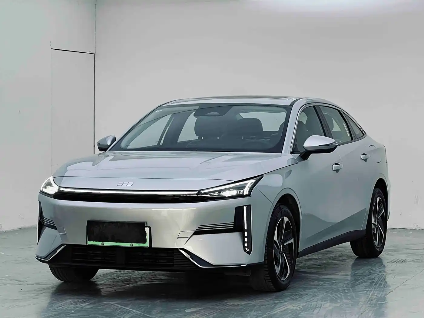 Geely Galaxy Galaxy L6 2025 EM-i 140km Starship Edition