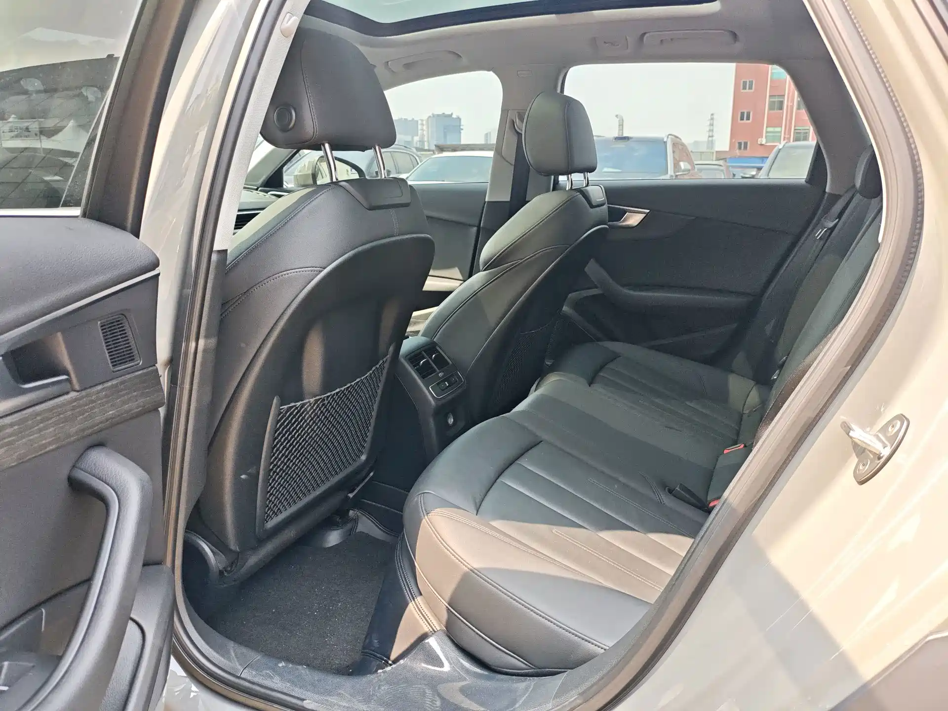 Фото 18 - Audi A4 (Import)