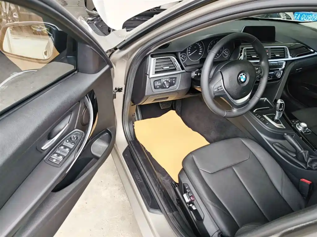 BMW 3 Series 2016 320i Fashion Model фото 16