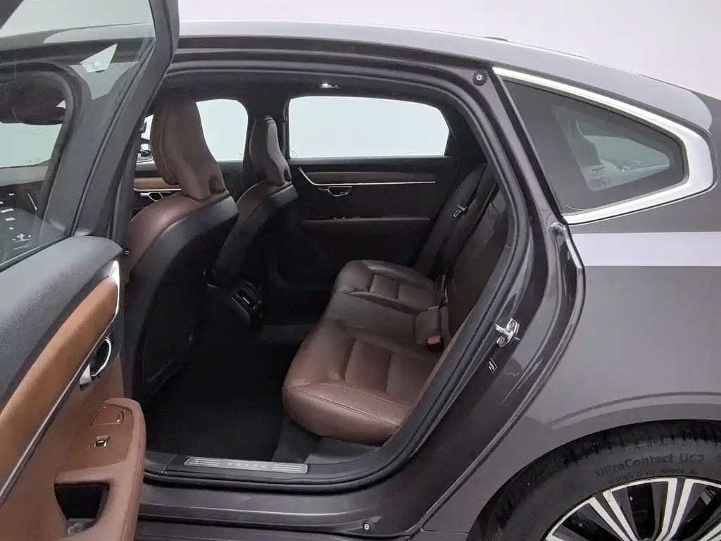 Photo 15 - Volvo S90
