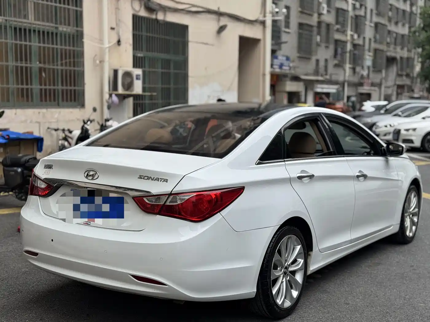Hyundai Sonata 2011 2.0L Auto Supreme Edition фото 8