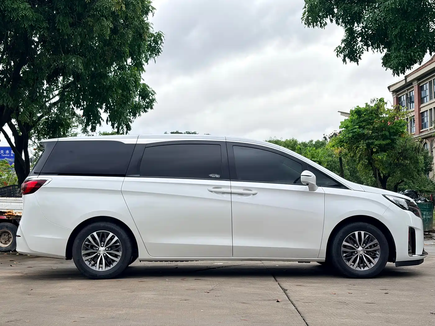 Buick GL8 2022 ES Landmark 653T Comfort фото 11