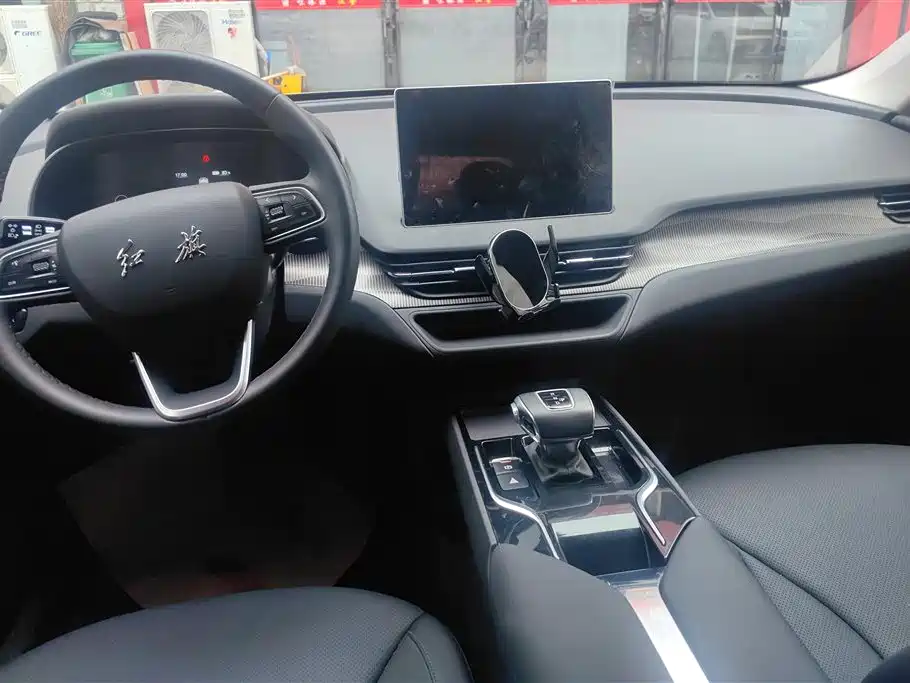Hongqi E-QM5 2022 431km Charging Enjoyment Edition фото 12
