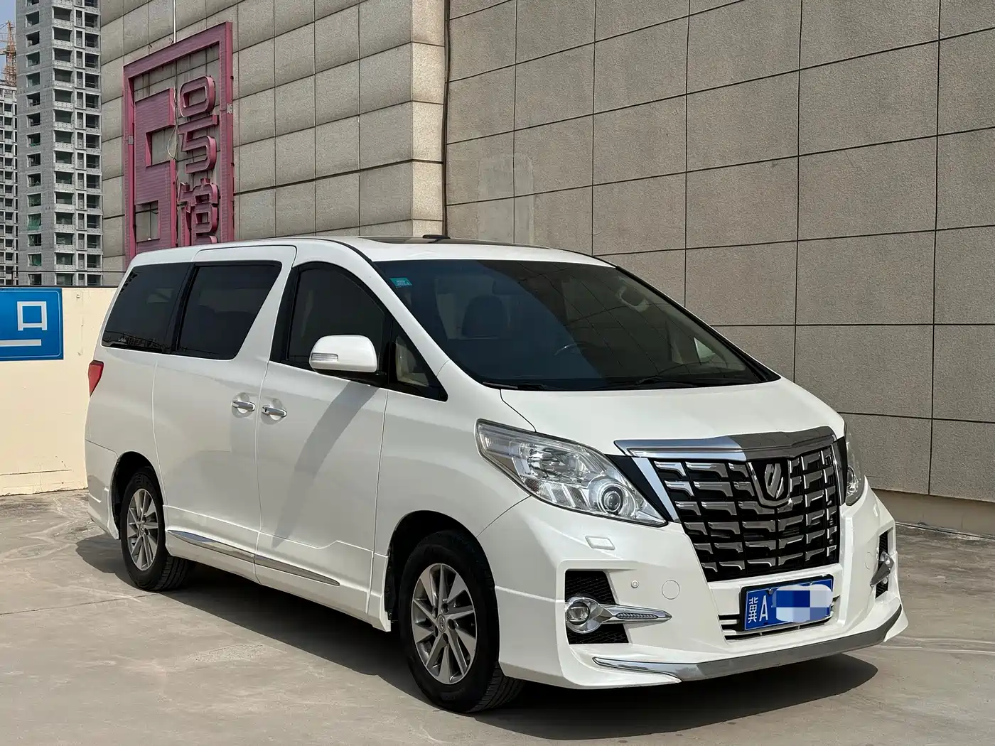 Toyota Alphard 2012 3.5L Luxury Edition фото 3