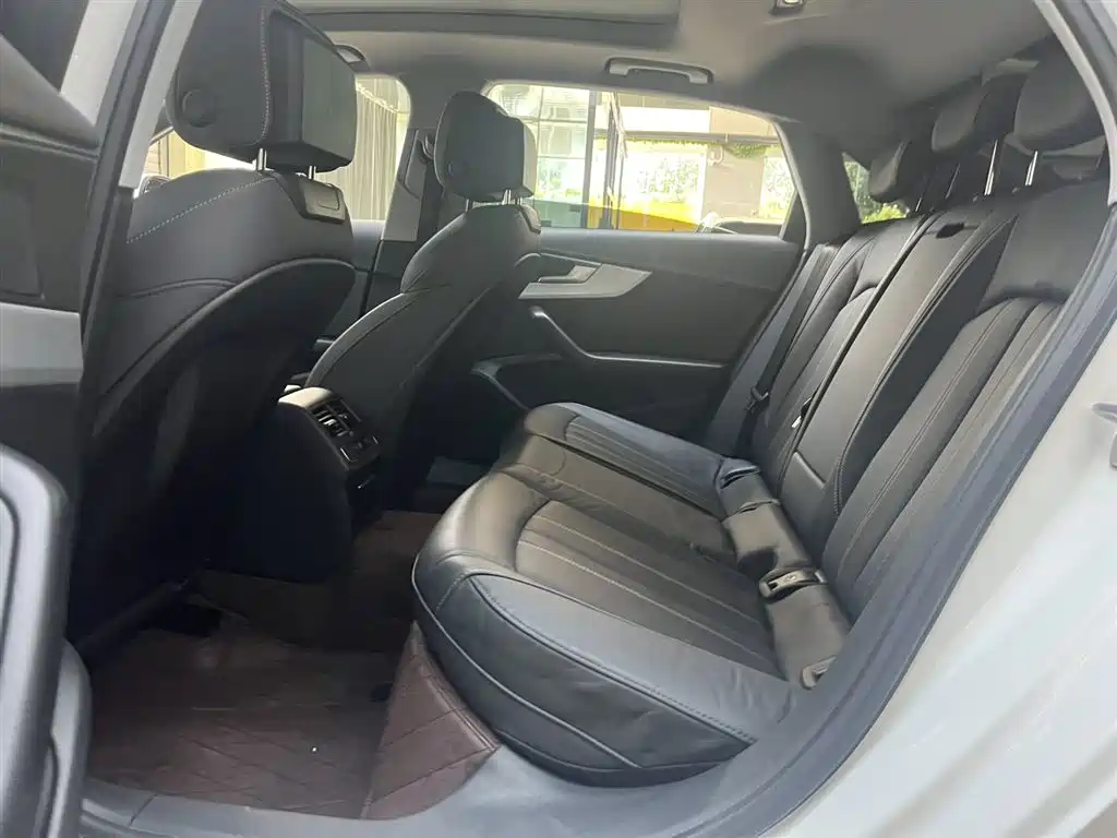 Audi A4L 2020 40 TFSI Fashion Dynamic Edition фото 15