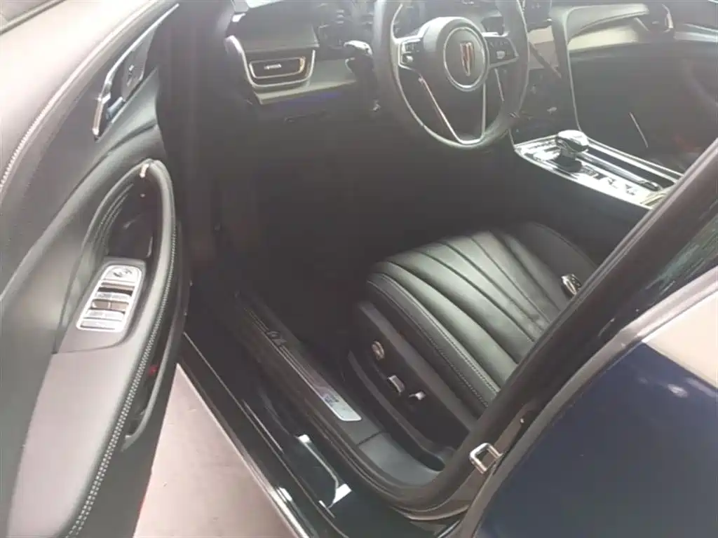 Hongqi H5 2024 2.0T Automatic Smart Connect Flag Smooth Edition фото 9