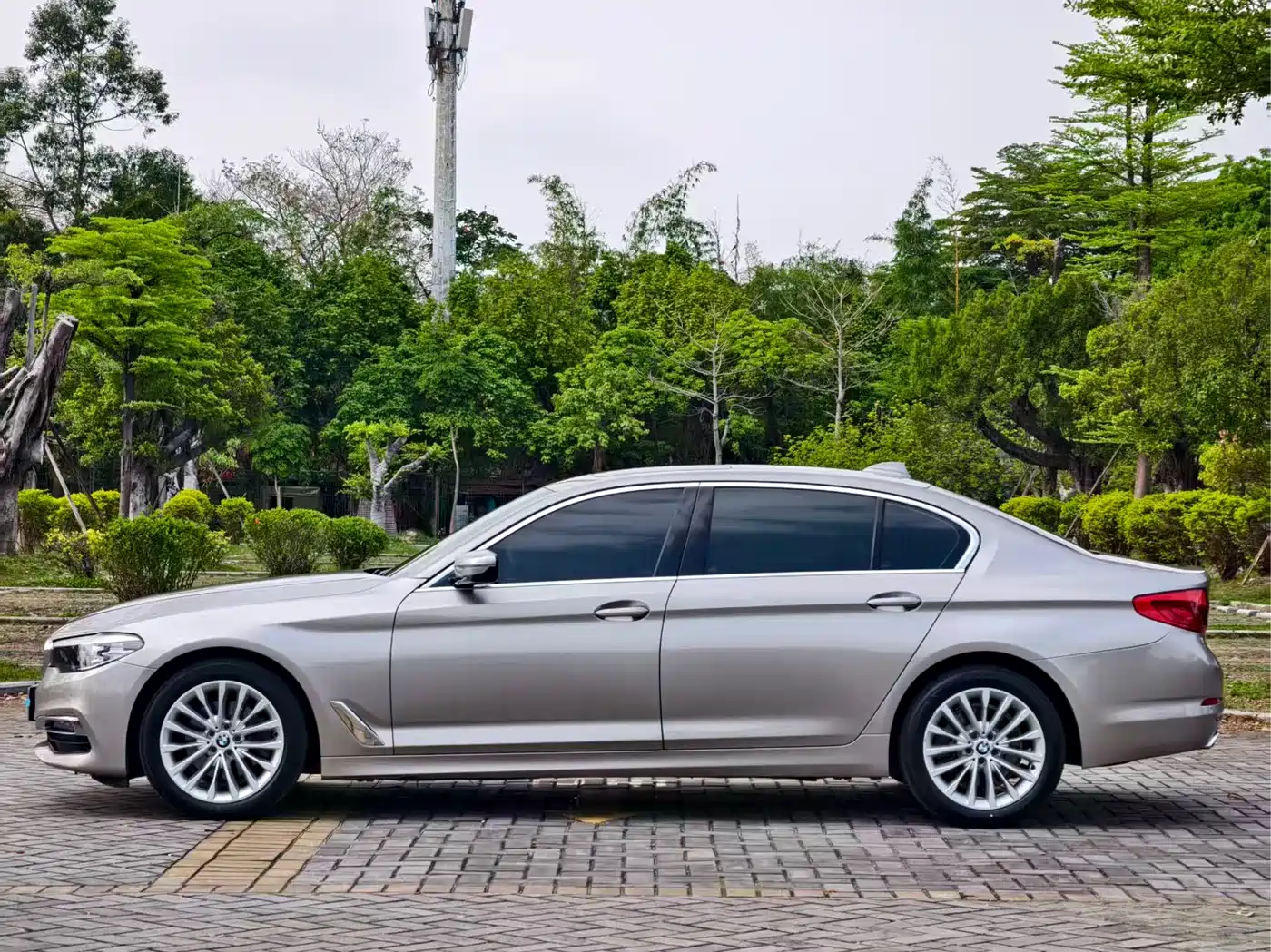 BMW 5 Series 2019 525Li Luxury Package фото 14