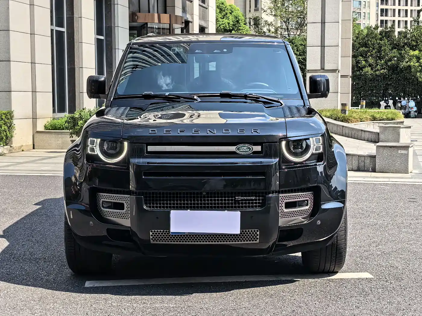 Land Rover Defender 2023 Facelift 110 3.0T P400 X-DYNAMIC HSE фото 2