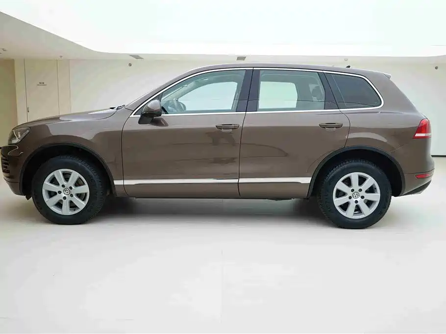 Volkswagen Touareg 2011 3.0TSI Standard фото 3