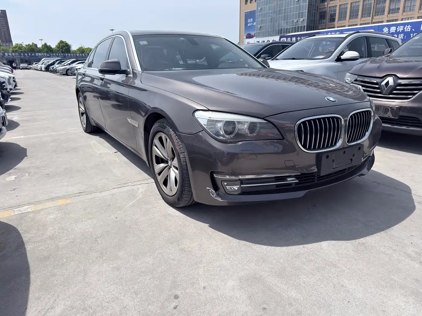 BMW 7 Series 2013 Model 730Li Leading фото 2