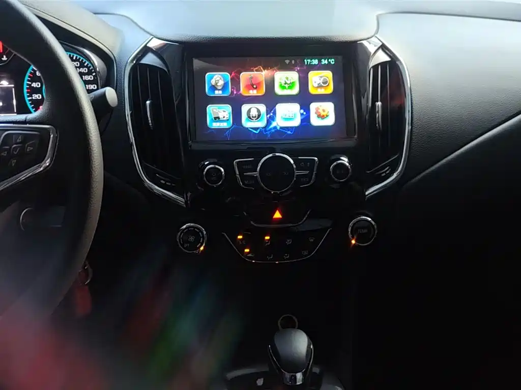 Chevrolet Cruze 2016 1.5L Automatic Luxury Edition фото 13