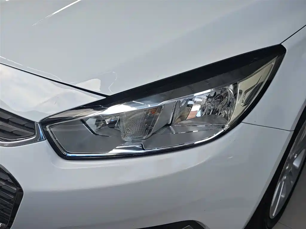 Chevrolet Cruze 2016 1.5L Automatic Luxury Edition фото 24