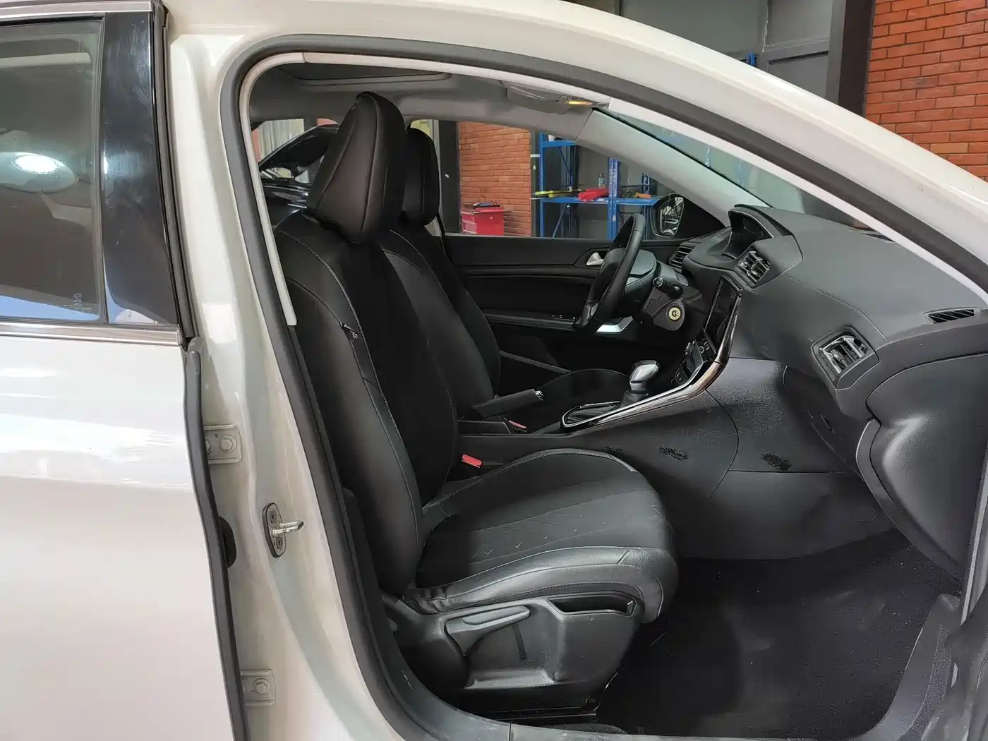 Peugeot 308 2017 2016 1.6L Automatic Luxury
