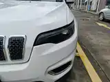 Фото 24 - Jeep Cherokee