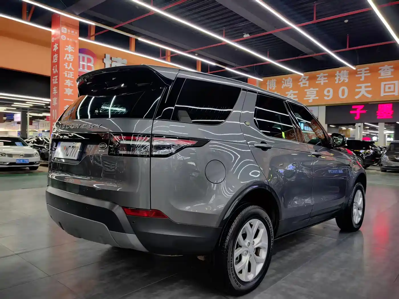 Land Rover Discovery 2017 3.0 SC V6 SE фото 15