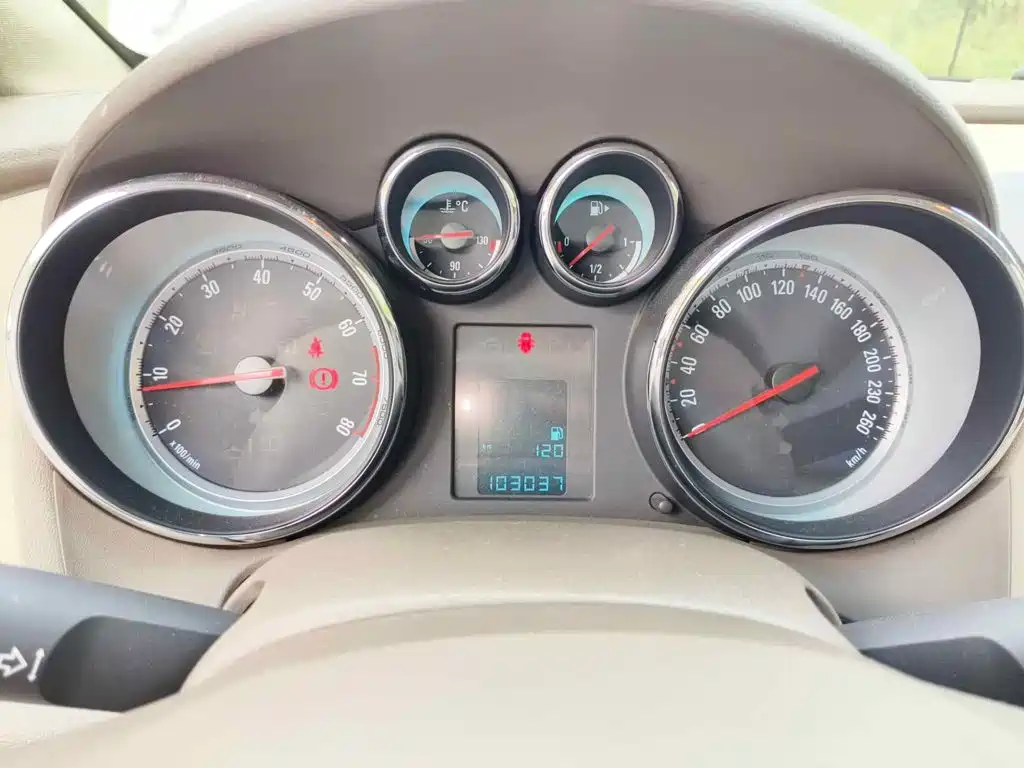 Фото 4 - Buick Excelle