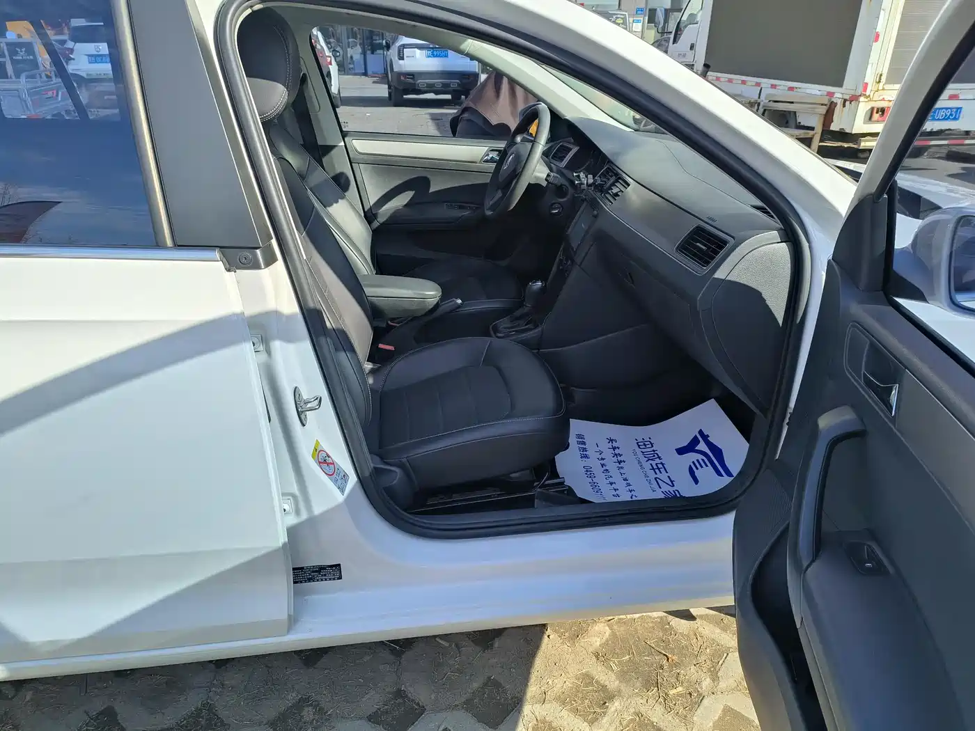 Škoda Skoda Rapid Spaceback 2016 Facelift 1.6L Automatic Innovation Edition фото 11