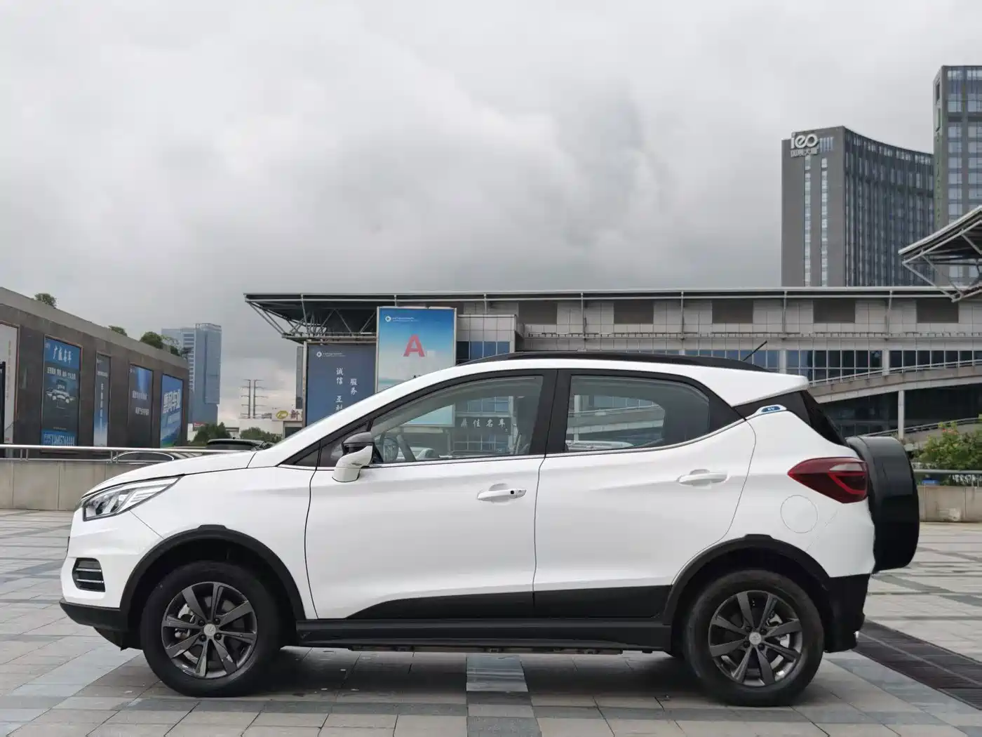 BYD Yuan New Energy 2018 2018 EV360 Smart Connected Cool Type