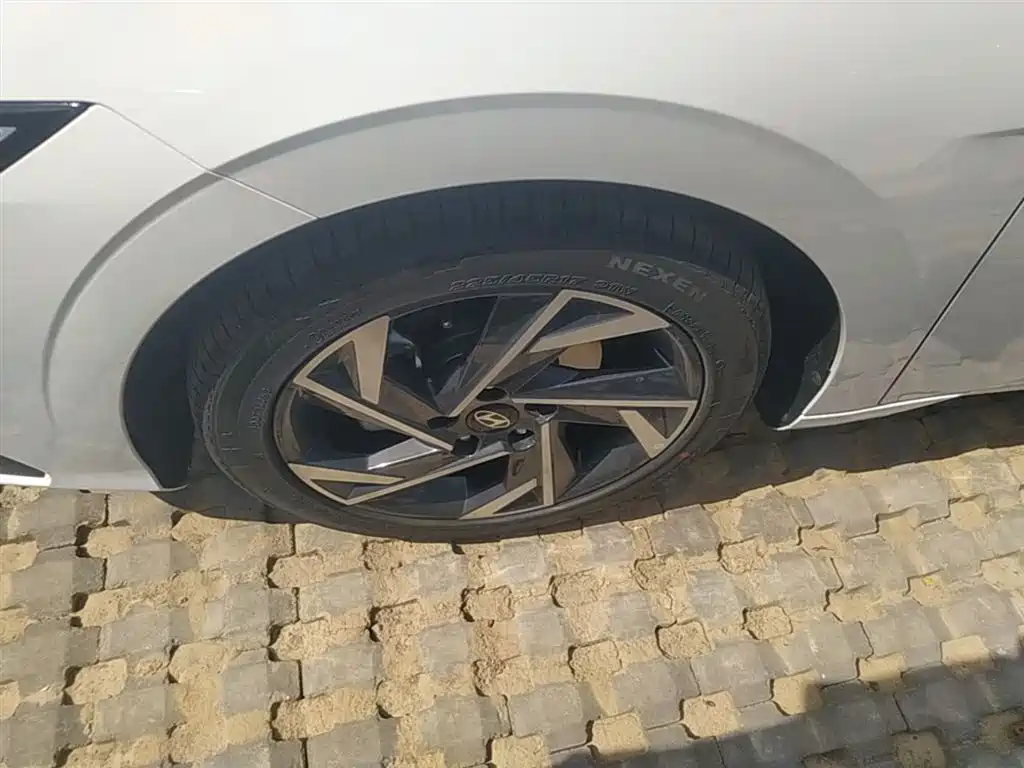 Hyundai Elantra 2023 1.5L CVT GLX Elite Edition фото 23