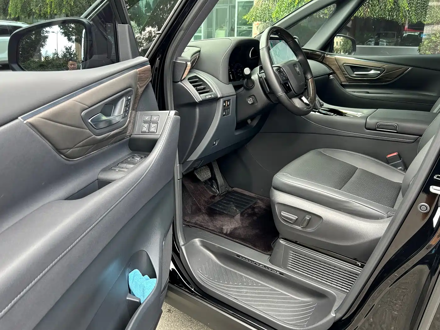 Toyota Vellfire 2025 2024 Crown Hybrid 2.5L Executive Premium Edition