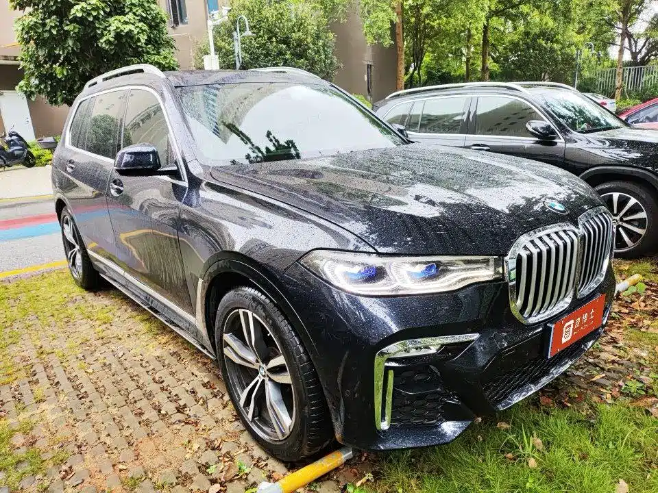 Фото 2 - BMW X7